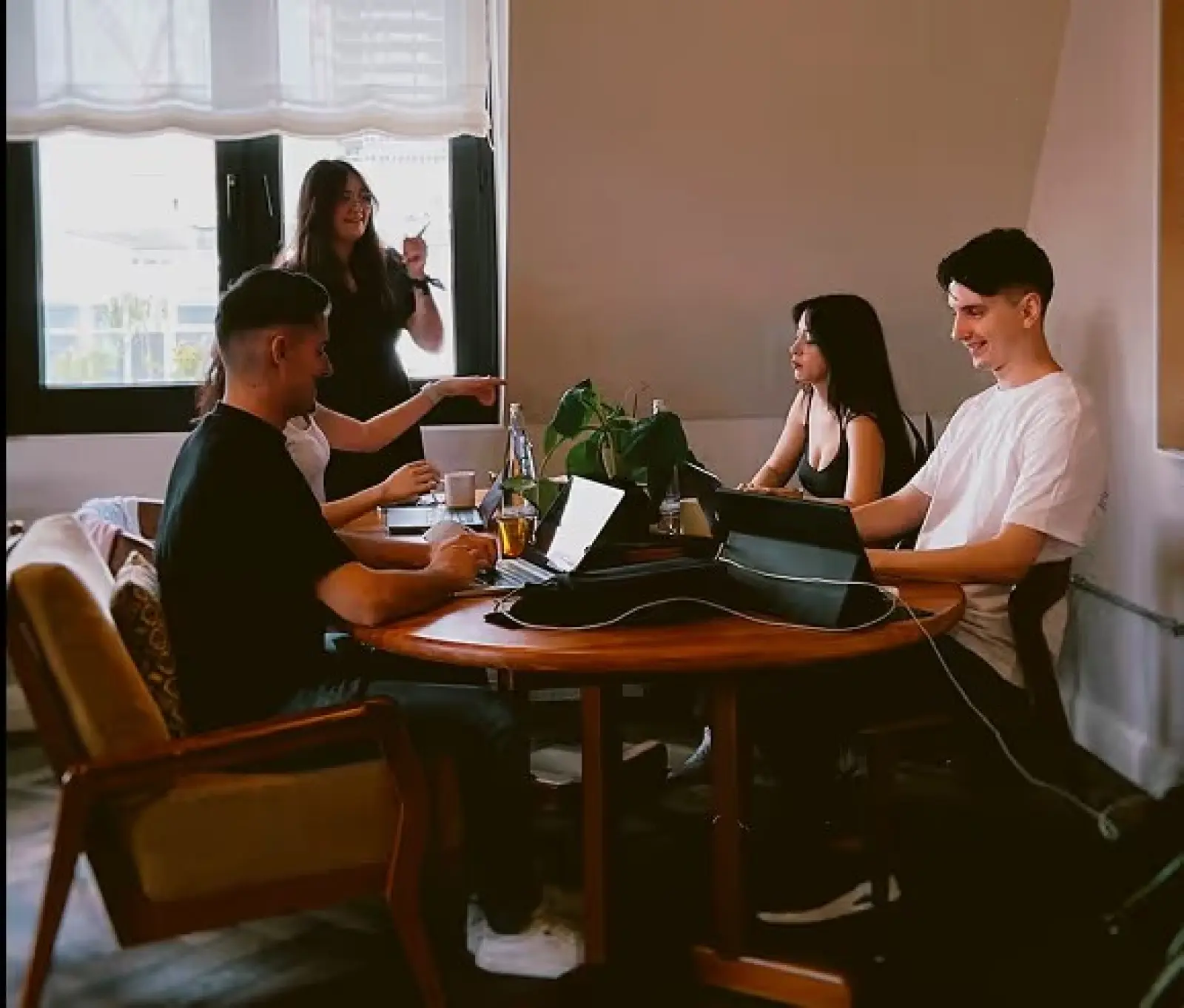The Magier team working together around a table